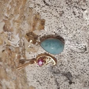 14 Kt gold pendants lot of 2